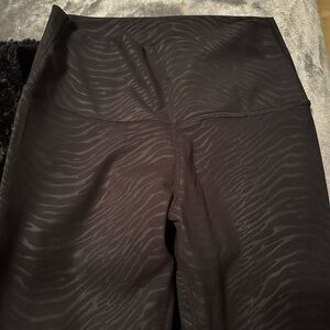 Colorfulkoala Women's High Waisted Embossed Pattern Leggings